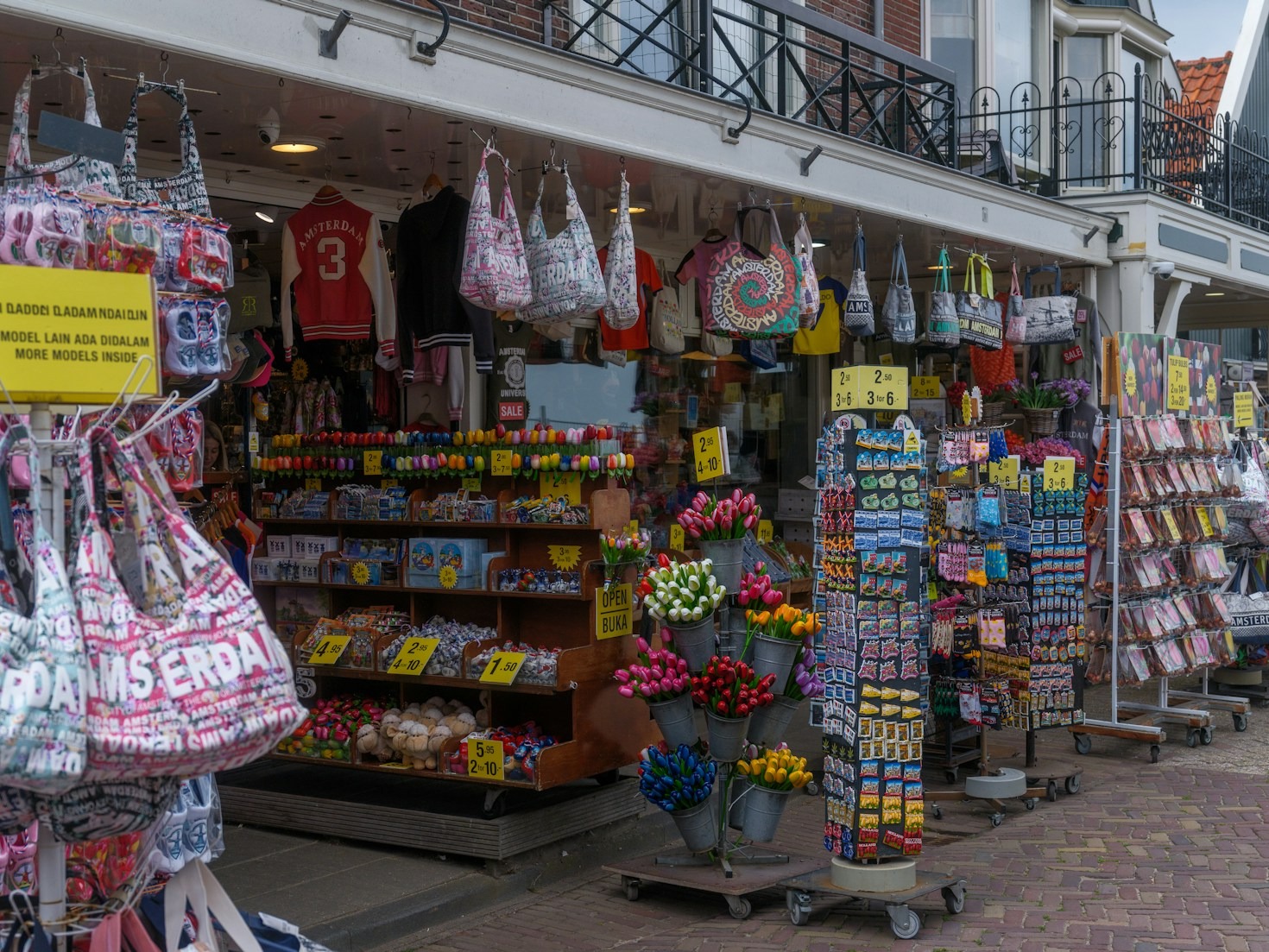 Pamiątki z Łodzi – co warto kupić